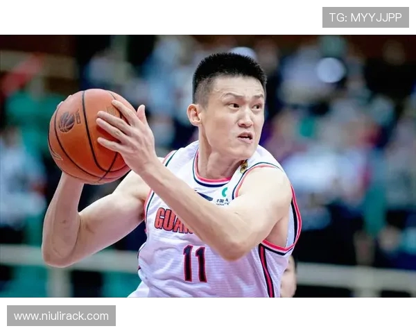 周鹏：从篮球场上的拼搏者到生活中的坚韧榜样，见证奋斗与成长的传奇之路